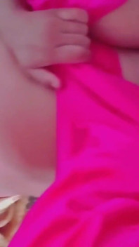 Ma demi-sœur suce ma grosse bite puis se fait baiser par une grosse bite, petite chatte grosse bite