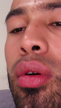 Behaart, brocken-latino lädt sein sperma