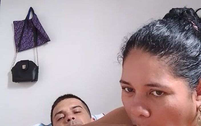 Valkyrieandluigy: Novia bebiendo su pequeña botella