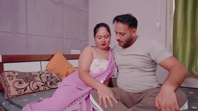 Shah ji: Při nepřítomnosti manželky, chlapec zavolal prostitutku a měl skvělý sex.