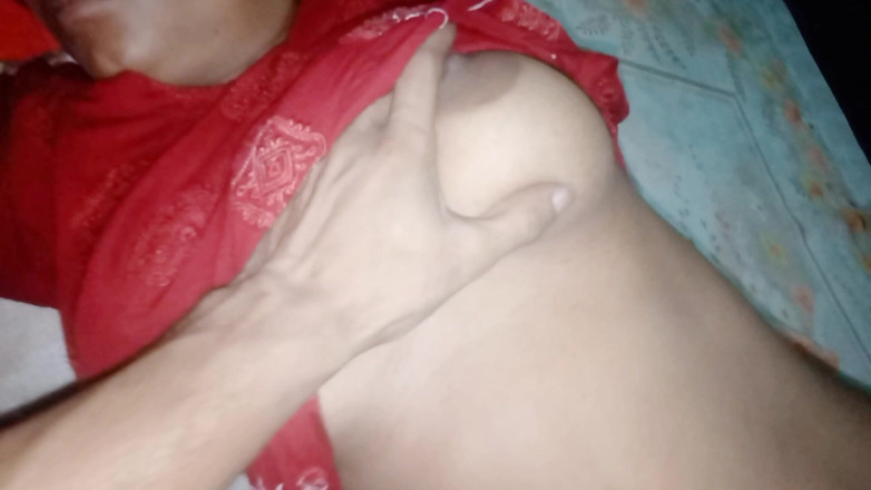 popXusa: Desi Indian Bhabhi by Brother-in-law's Huge Penis After Seeing Her...