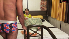 Flame Movies: Lelaki tua menikmati dengan bhabhi desi makan malam penuh
