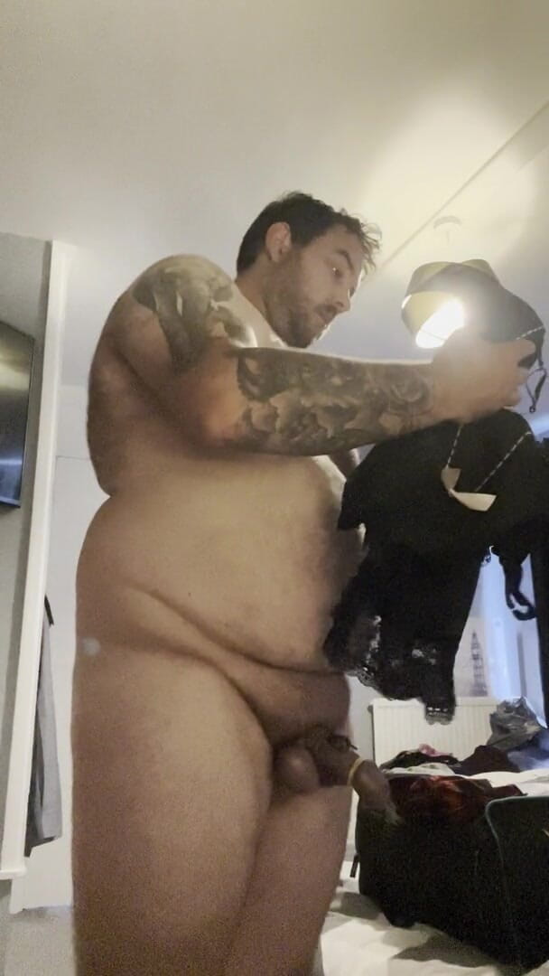 Shaun Cbt: Pau e bolas ficam roxos em cativeiro com grampos extremos...