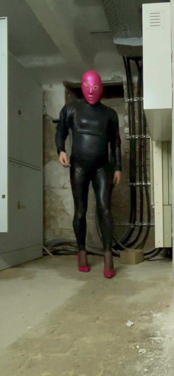 PervyLara: Piwnica Sissy Slavegirl Rubberdoll Latexwhore Dirty Cumslut