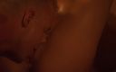 Hand Lotion Studios: Брюнетка шикарна з гарячим сексуальним тілом отримує трах в її тугу пизду в сауні