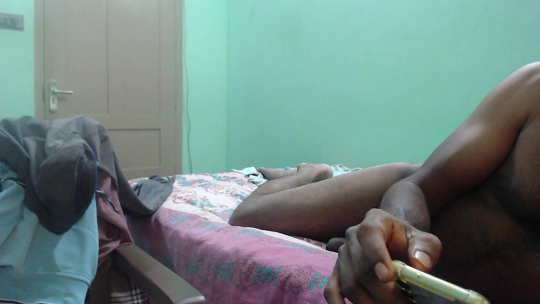 brazelboy1988: Masturbatting on Bed