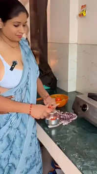Indiancă bhabhi nesatisfăcută face sex pofticios cu Devar în Bucătărie