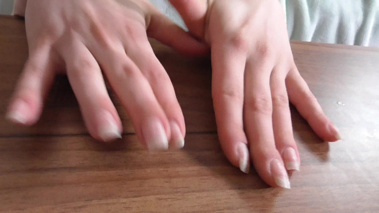 Solo Austria: Fetiș cu mâini în stil natural!