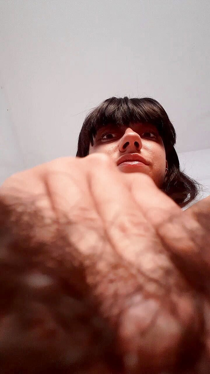 ViviBush: Awek remaja gergasi berbulu mendapati abang tirinya