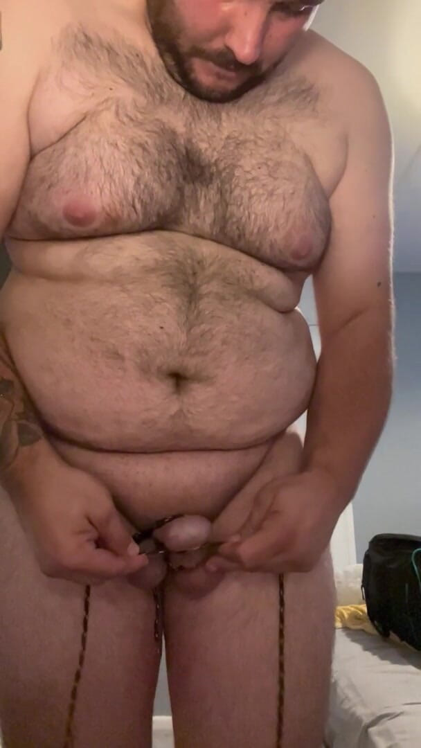 Shaun Cbt: Bondage de polla y bola, actuando como castidad con pinzas...