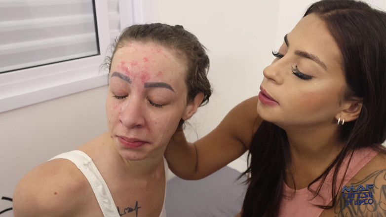 MAF fetish studio: Pani Raquel w nieprzyjemnym lizanie twarzy