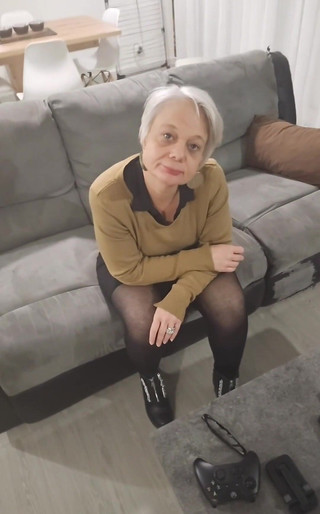 Sofy13: Vracím se domů od kadeřníka a on mě šuká jako dobrá...