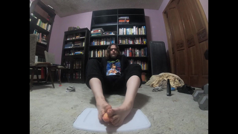 Mr Dimples: Molliger Junge Gibt Seinem Dildo Einen Footjob