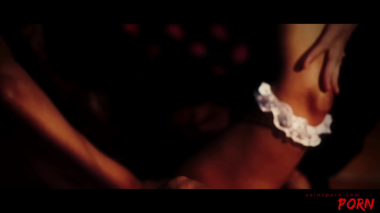 SaintPorn: Bella Bekommt Ihre Erste Sexuelle Erkundung Und Explodiert Beim Höhepunkt