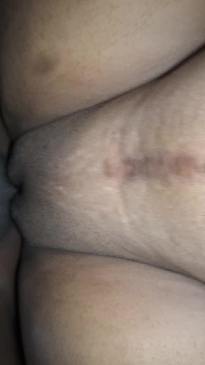 Busty Banuu: Awek bertetek besar dikongkek jiran