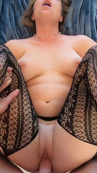 Stiefmutter lässt dich ihre muschi ficken pOV - Erin electra