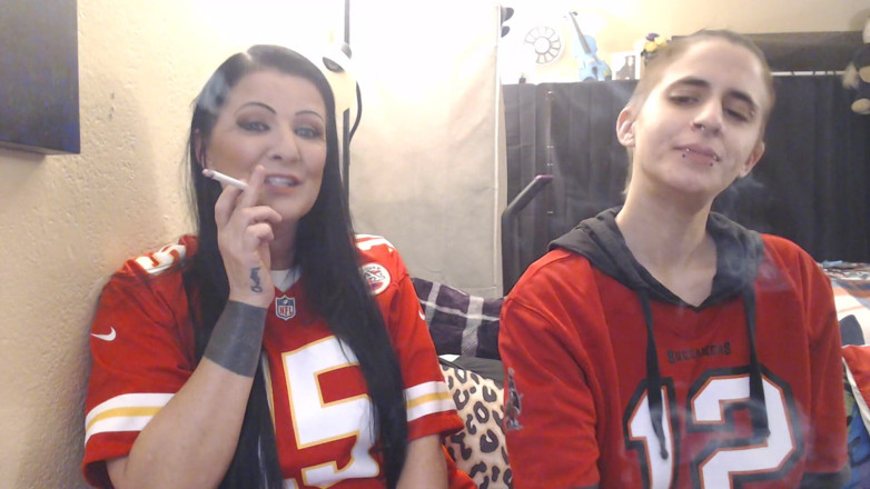 Abby Anna: Smoking out my lesbian gf