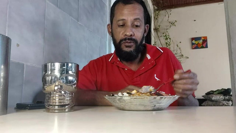 Stink HairyMale: Waktunya Makan Siang