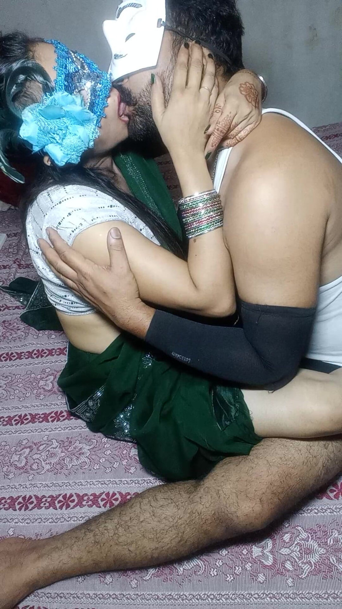 cuteindiancpl21: Cặp đôi Ấn Độ nóng bỏng đầy lãng mạn