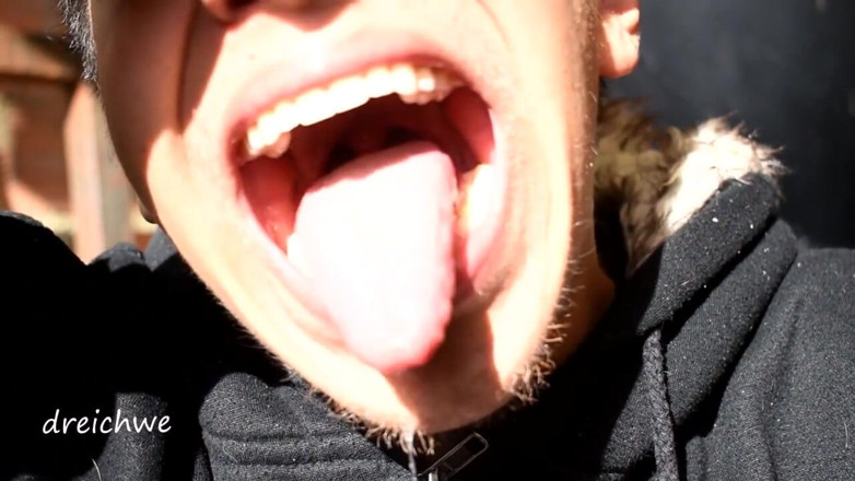 Dreichwe: Tongue game