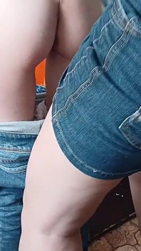 Mi masturbo per la mia sorellastra e il sesso della matrigna
