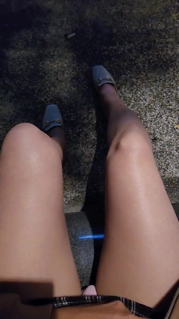 Taiwancdgirl: Shemaleting-xuan Outdoor Pee Compilation