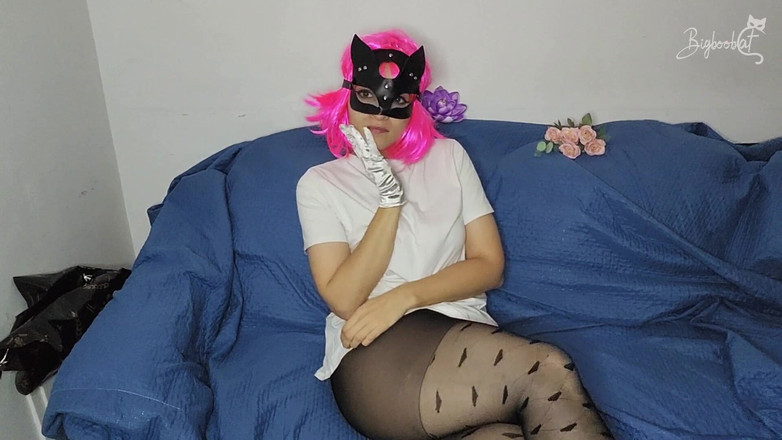 BigBoobCat: Moje velká přírodní prsa čekají na tvůj pohled, když masturbuji maskovaný