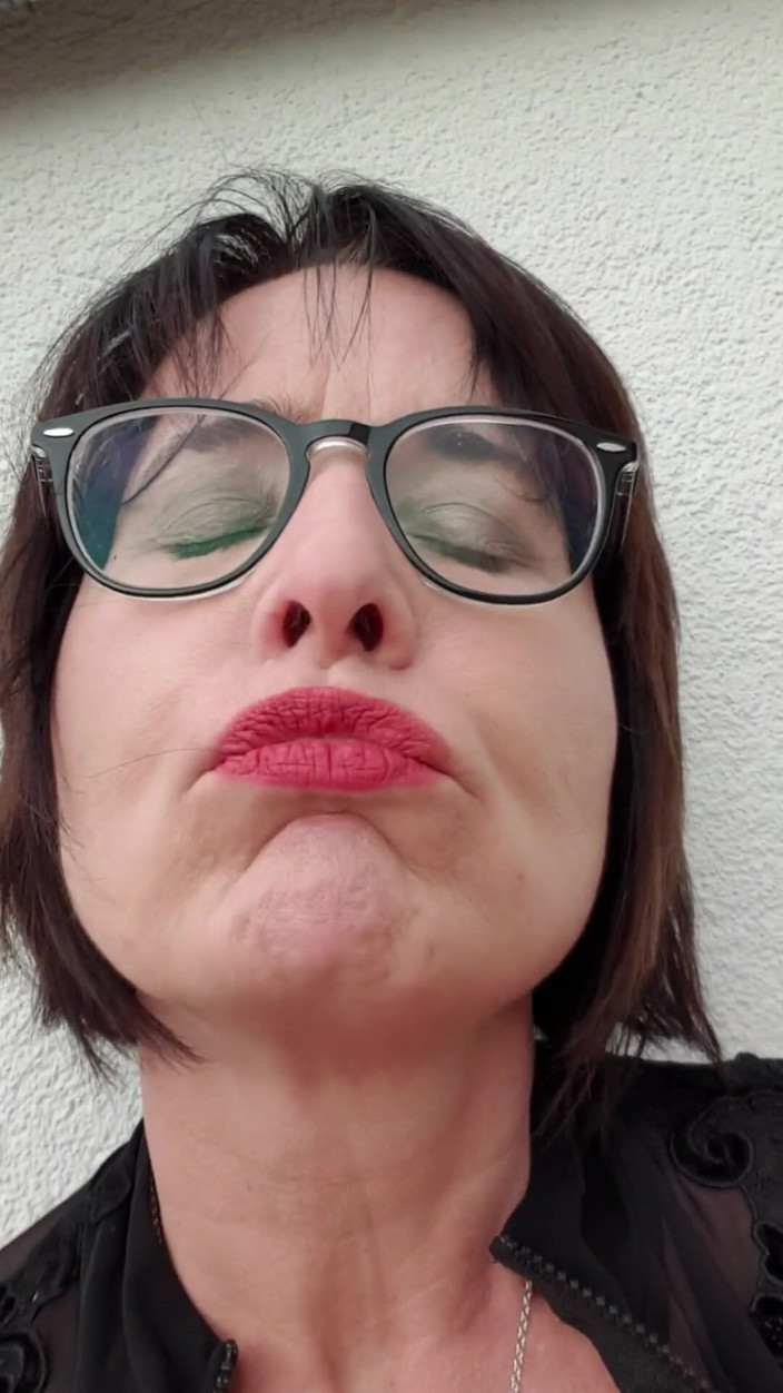 JulieEroticDress: 1.9 Litre Squirt and Intense MILF Oragsm