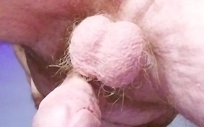 Hairyartist: Furry Man From Above