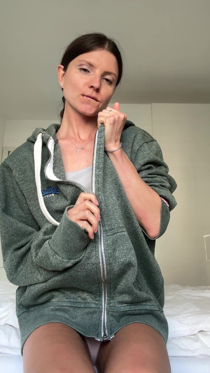 Gina Gerson: Solo follando coño y lamiendo el dedo del dedo del...