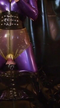 Deve ingoiare il suo sperma