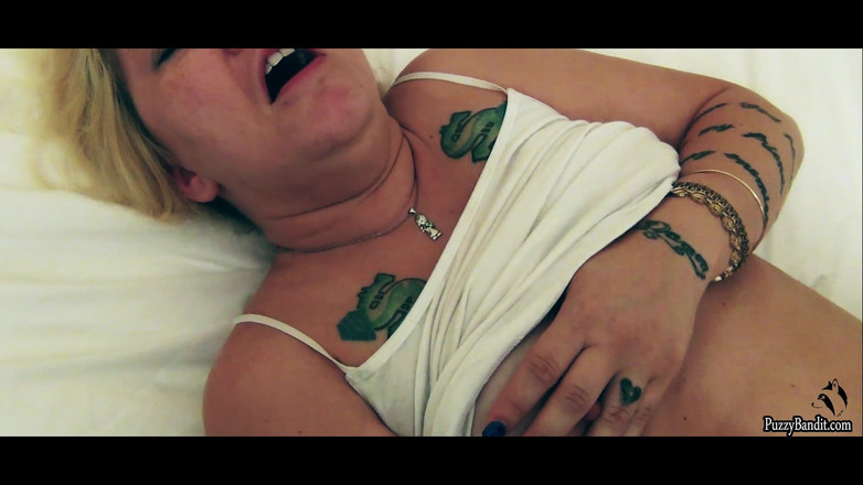 Jonathan Jordan: Schreie für schwanz Adena Paige