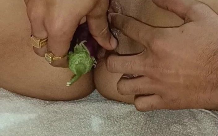 Mohini Lucknow Desi girl: Un beau-frère a mis des Brinjals dans la chatte de...