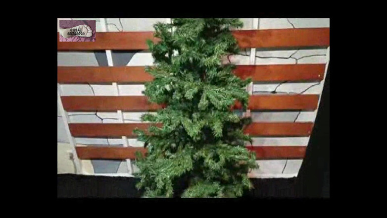 Casal Gresopio Feet: Ibu tiri Kaki Krismas Semasa Menunggang Pokok Krismas 2025