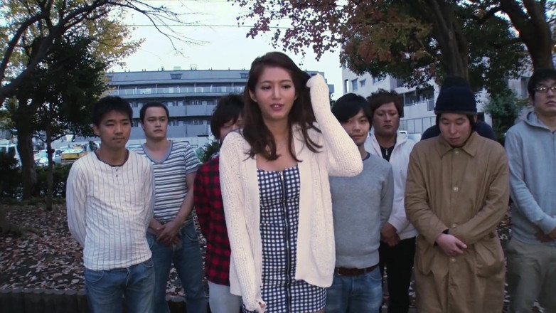 Caribbeancom: Asian milf having fun with bunch of guys