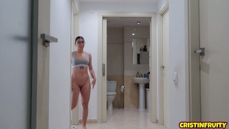 All You Can Fetish: 퍼레이드에서 알몸으로 집 주변을 걷는 걸 지켜봐