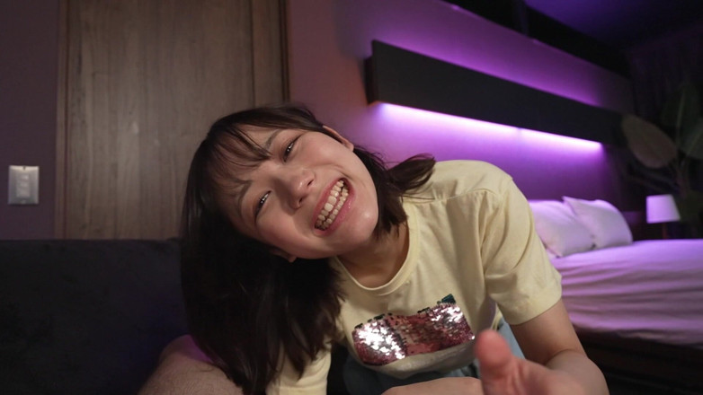 Strix: ถ่ายทอดสดเย้ายวน: สาวสวยระดับไอดอล
