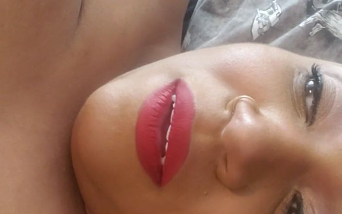 Josie4yourpleasure: Morning with red lips