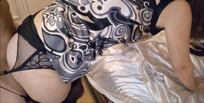 Sexy O2: 787 - मैं - फ्रेंच शौकिया कुत्ते शैली में चुदाई, साटन अधोवस्त्र