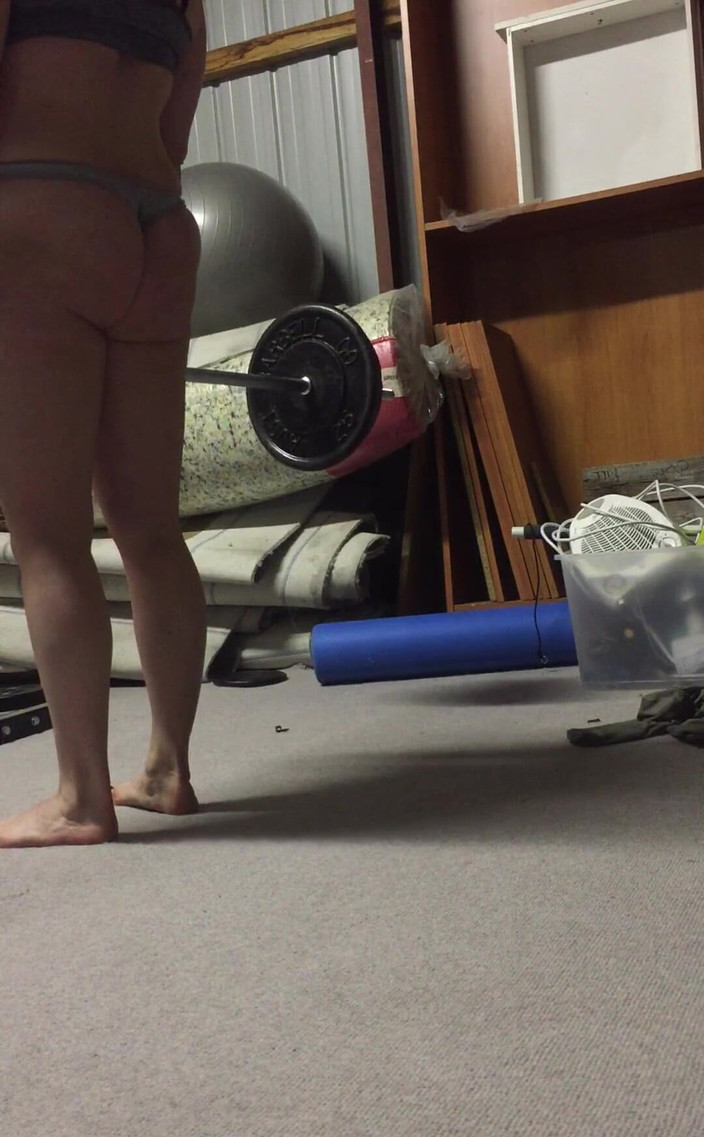 Michellexm: 锻炼女郎和她坚硬的肌肉屁股 - 第5部分