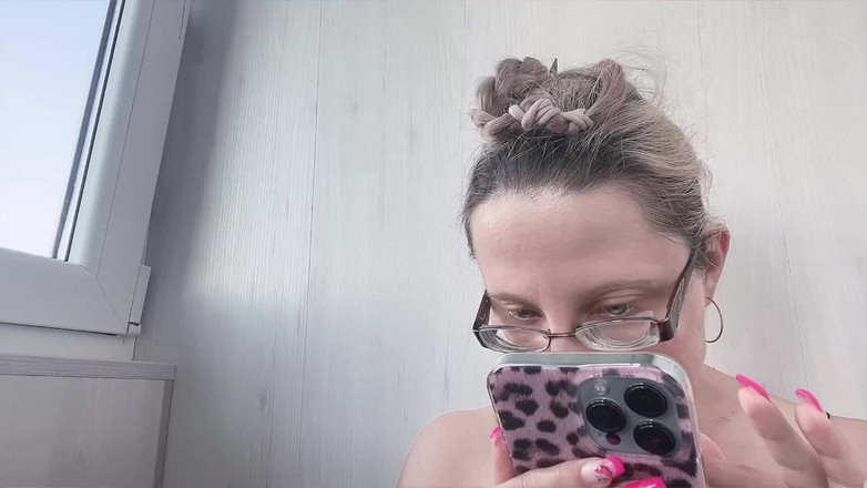 FinDom Goaldigger: Malam ini kamu pakai - gara-gara banci nggak kencing kayak pria