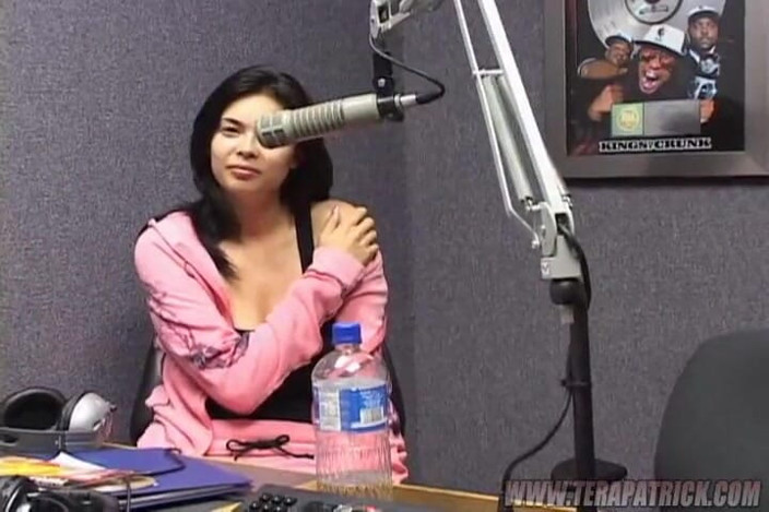 Tera Patrick: Honolulu'da Tera Patrick'in yer aldığı radyo röportajı