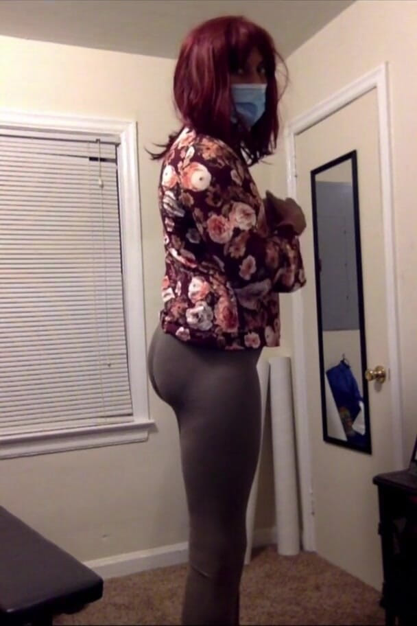 SweetcakesTee: SweetCakes at home in gray spandex