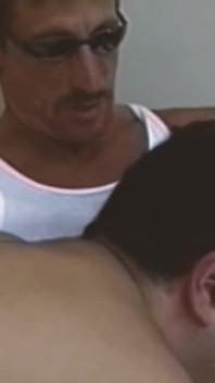 Back Guys Scena 4: cuplu pervers se bucură de futut cururile reciproc