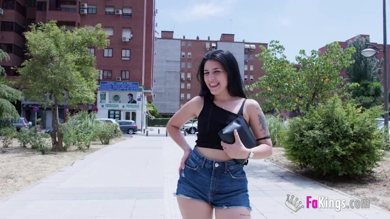 FAKings: Paola white mengambil tantangan monstercock: selamat datang di porno, sayang!