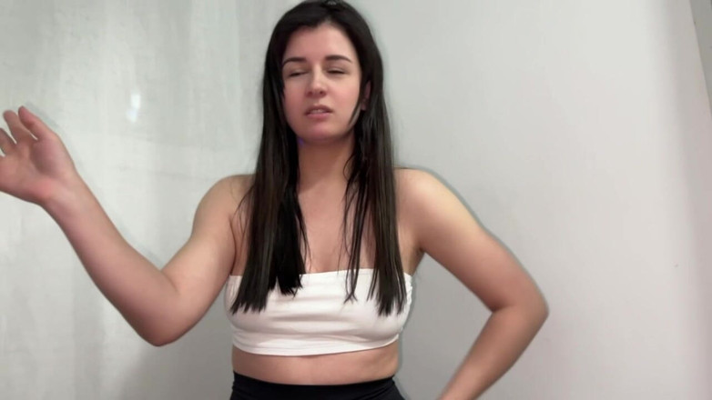 Sweetfantasy131: Üvey kız kardeşim antrenmandan sonra ateşli geliyor