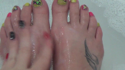 Goddess Misha Goldy: Toes, toe nails and foot fetish!!!