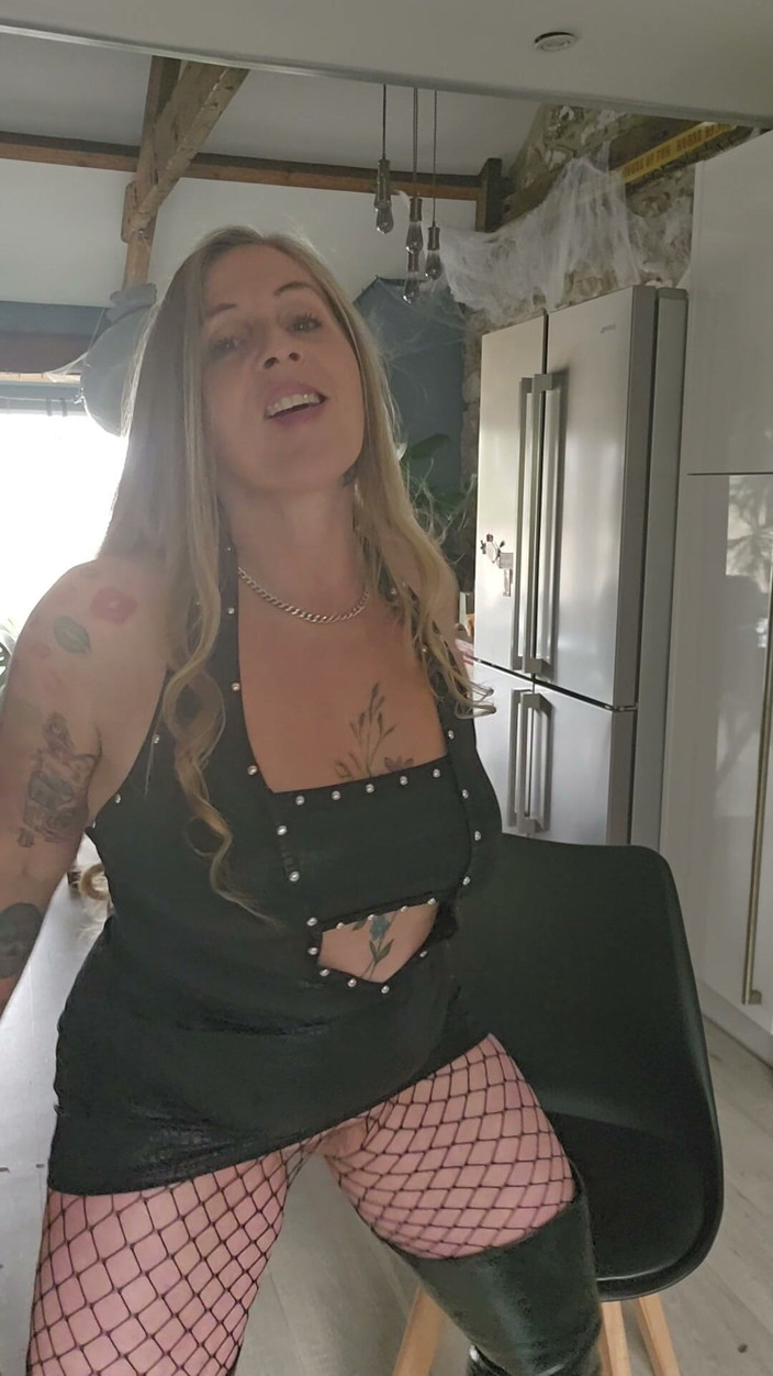 Kitty James: Tea Anyone?