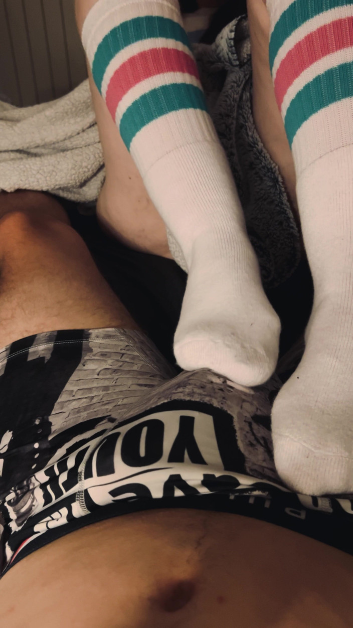 Frenchsockjob: Simples atrito, resposta imediata