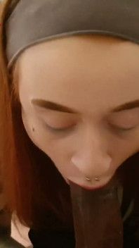 Ginger 18yo wchodzi bbc gardło koza konkurs